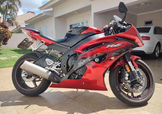 YAMAHA YZF-R6 